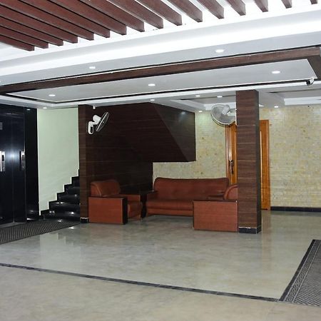 Hotel Krishna Residency Мейіладутурай Екстер'єр фото